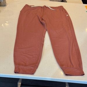 Vuori Women's Dusty Rose Joggers